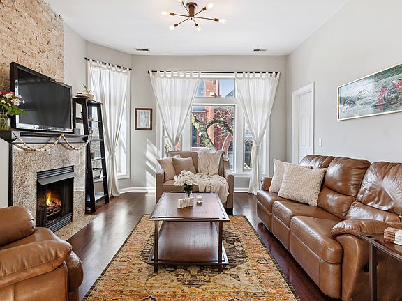 5th image of 1301 N Artesian Ave APT 3F