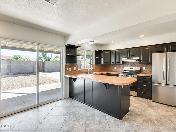 4th image of 1047 W CORNELL Drive