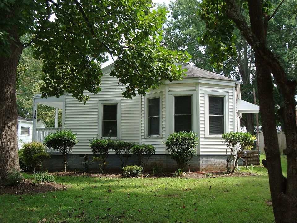 1st image of 736 Hawthorne Ln