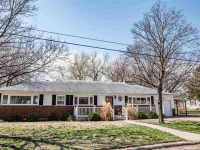 125 SW 7th St, Newton, KS, 67114