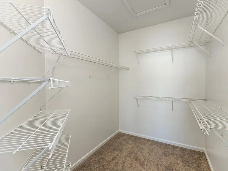 2218 Colfax Ln — Photo 13