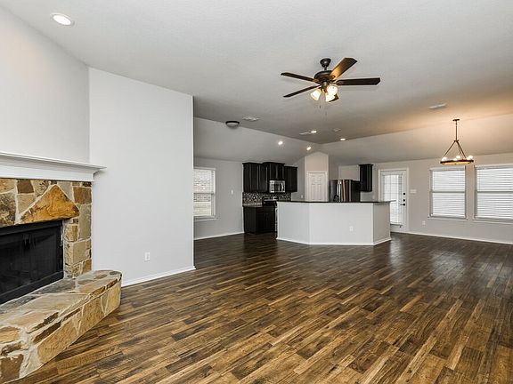 4th image of 6813 Sierra Madre Dr