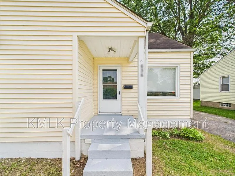 636 Lurie Ave — Photo 7