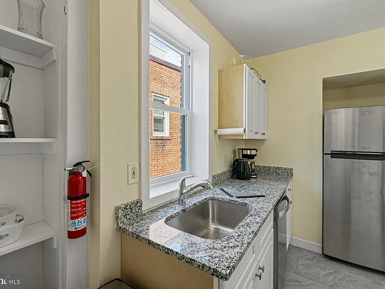 325 V St NE #1 — Photo 13