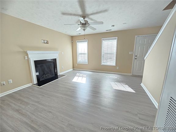 2nd image of 2140 Saint Nicholas Dr