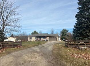 7676 Sober Rd, Fowlerville, MI 48836