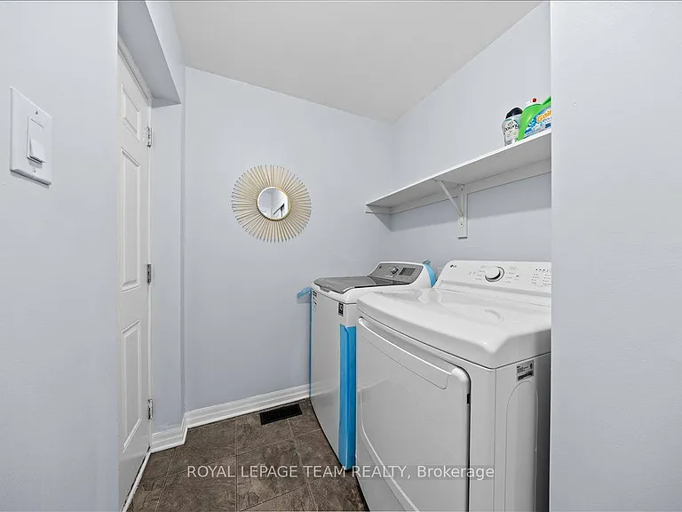 333 Tulum Cres — Photo 5