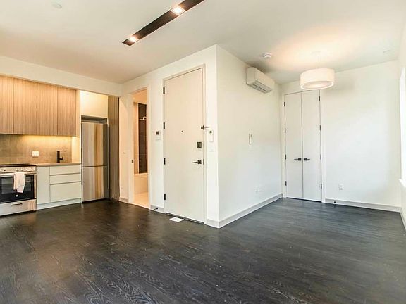 3rd image of 227 Winthrop St #3
