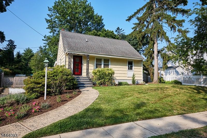 1st image of 745 Mclaughlin Pl