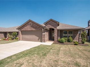 9224 Hunters Ct, White Settlement, TX 76108
