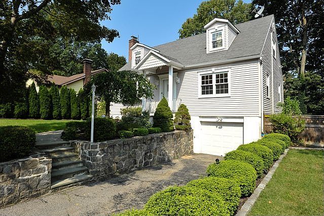 1st image of 143 Amsterdam Ave