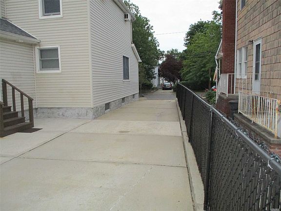 4th image of 37 S 18th St