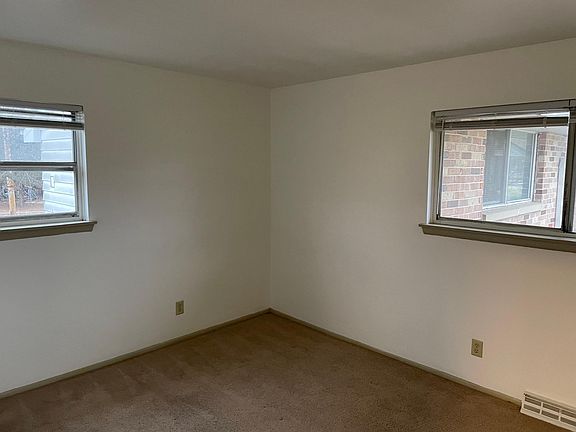 4th image of 406 N Harmony Ln