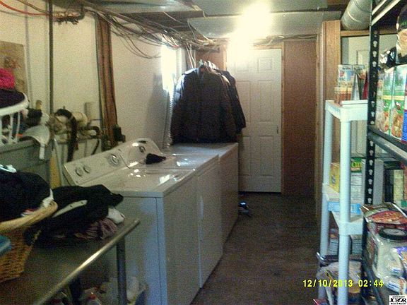 5th image of 418 W 8th St