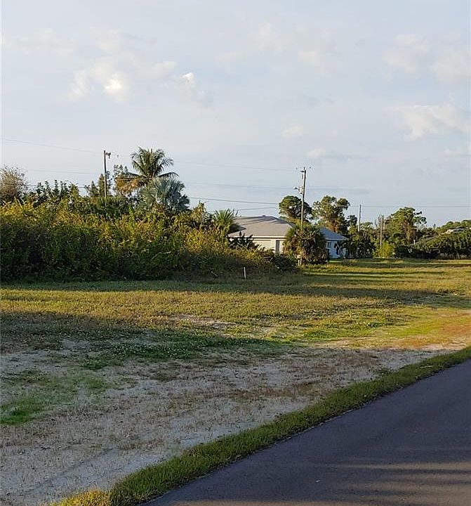 1st image of 130 SW 10th Ave