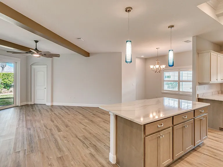 1398 Tullagee Ave — Photo 17