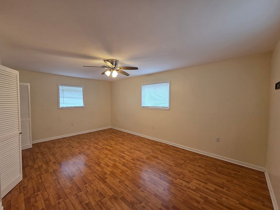 1st image of 225 Willowbrook Dr