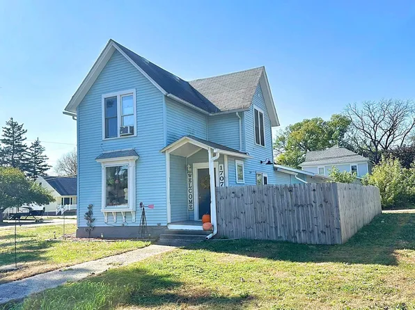 1707 Lake St, Emmetsburg, IA 50536