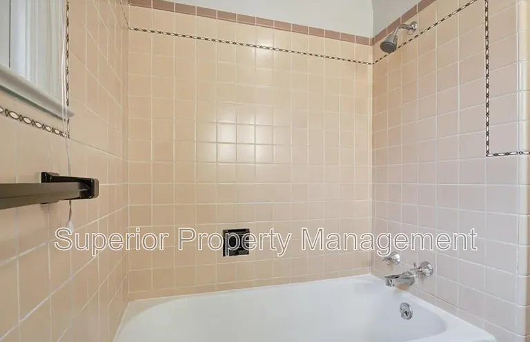 109 W 1st Ave — Photo 16