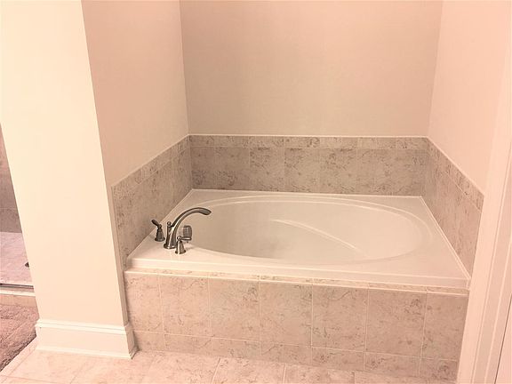 2nd image of 406 Samantha Dr