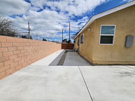 3rd image of 8254 Citrus Ave #2