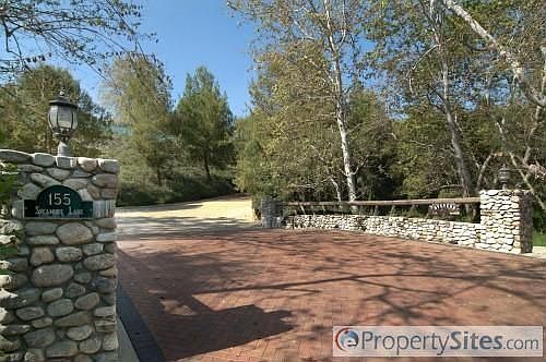 3rd image of 155 Sycamore Ln