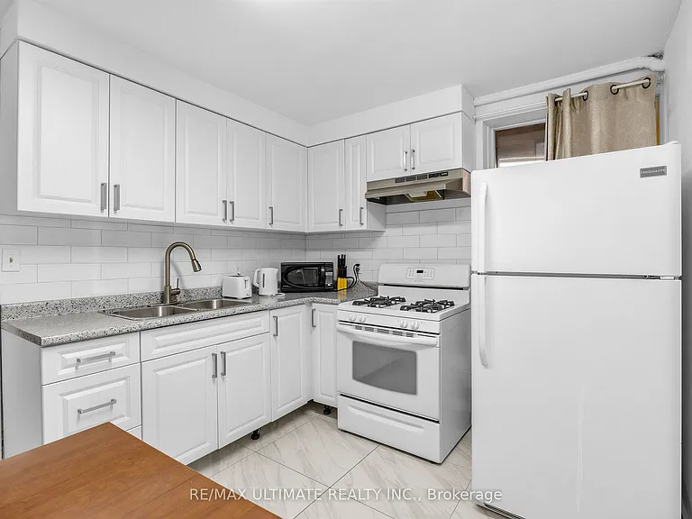 57 Shanly St #MAIN FLOOR — Photo 5