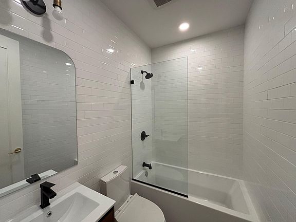 3rd image of 50 Grace St #2LL