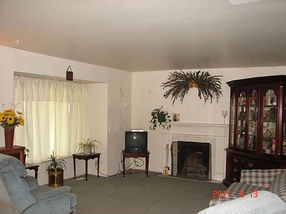 2nd image of 4950 W Coquille Ave