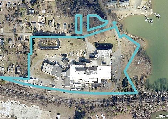 2nd image of 1500 River Dr