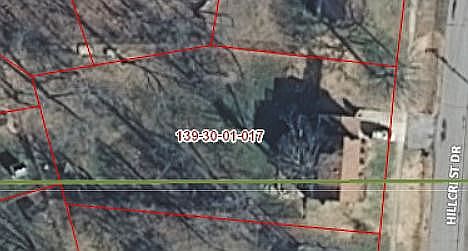5th image of 979 Hillcrest Dr