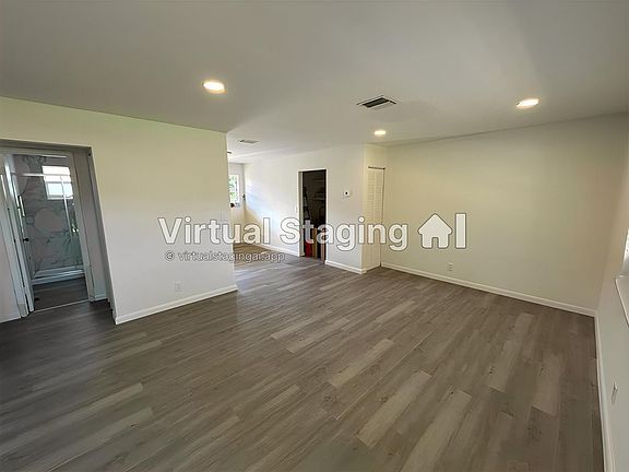 4th image of 800 SW 30th St #2B