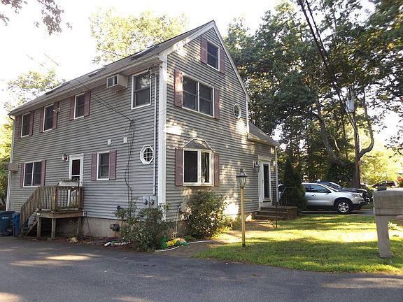 3rd image of 124 Wolcott St