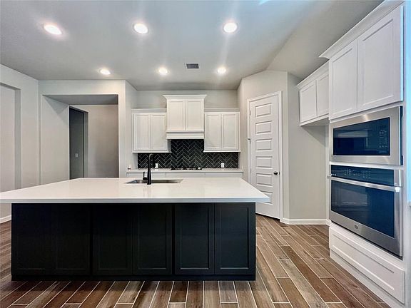 3rd image of 10626 Kingston Spring Dr