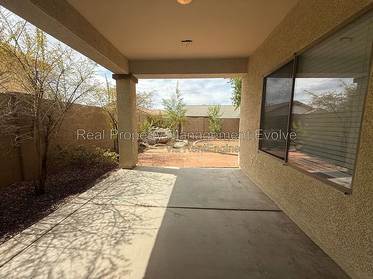 2513 W Woburn Ln — Photo 28