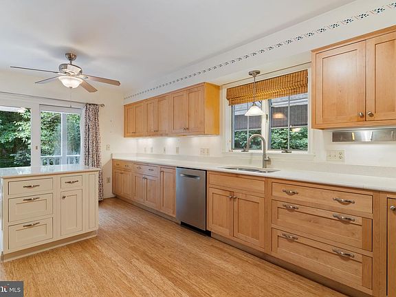 5th image of 4325 Willows Rd