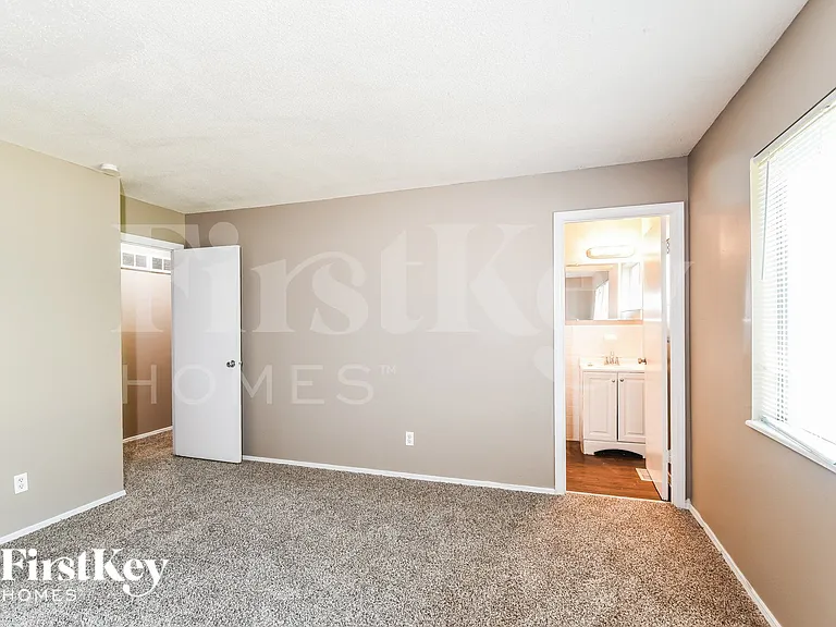 2030 E Humes Ln — Photo 10