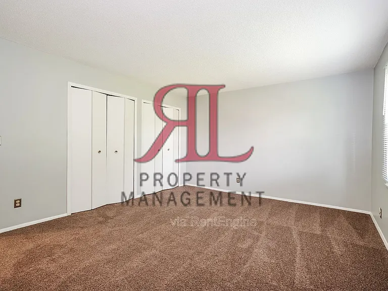 119 Stornoway Dr E — Photo 10