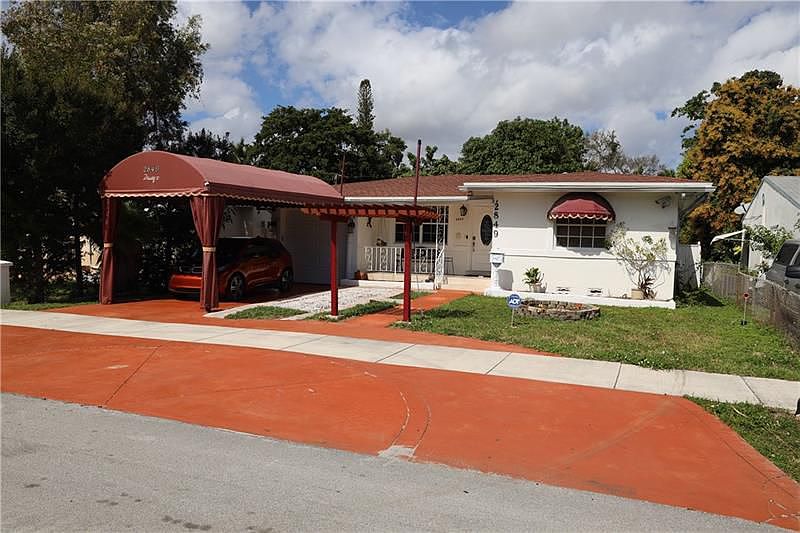 1st image of 2849 Dewey St