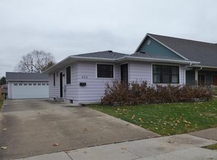 403 Union St, Pella, IA 50219