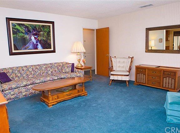 3rd image of 411 Lupin Ln