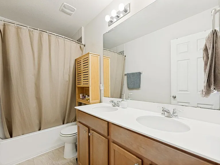 6909 Longford Trl — Photo 19