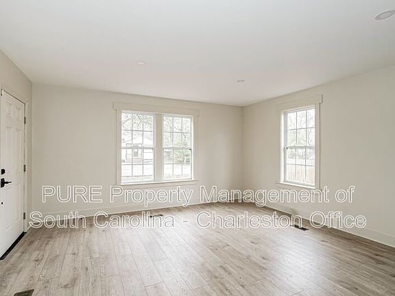 4th image of 2679 Oregon Ave