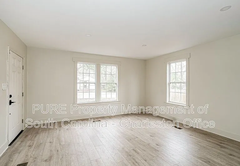 2679 Oregon Ave — Photo 4