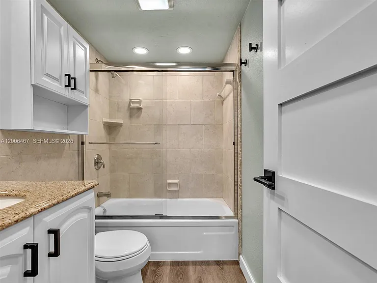 9340 Lagoon Pl #303 — Photo 28
