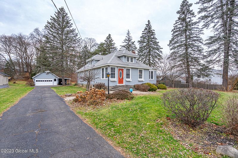 5th image of 979 Riverview Road