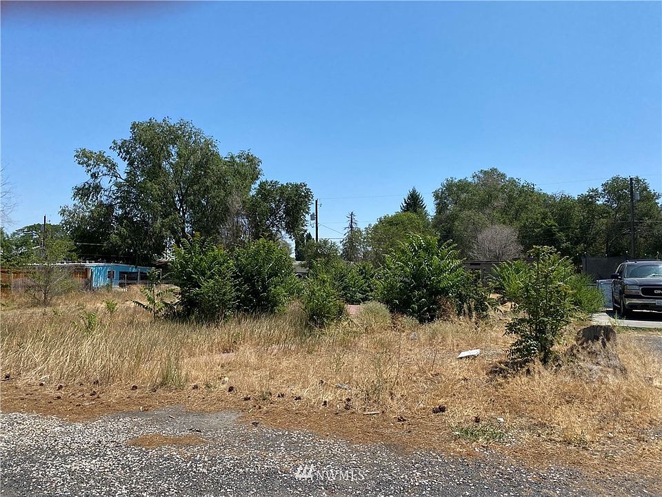 2nd image of 339 Adrian Ave NW