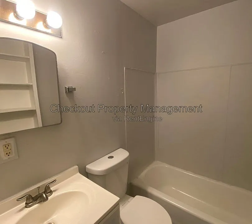 112 Bellerive Blvd