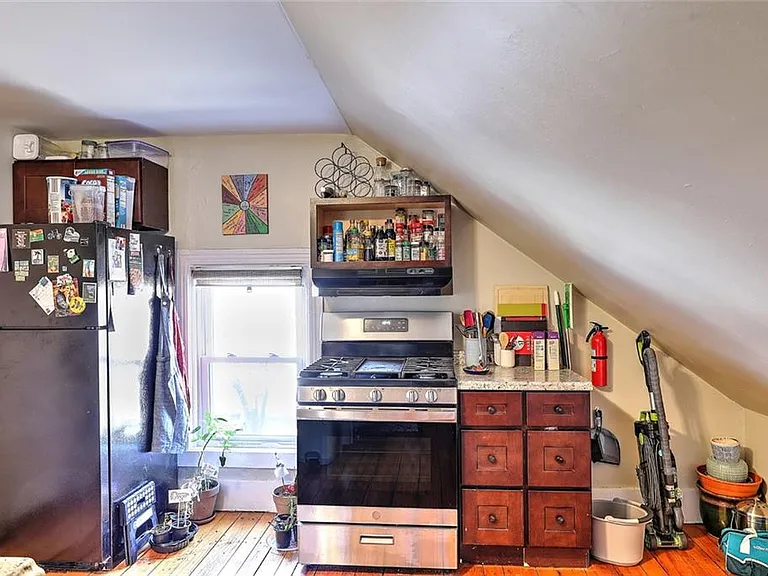 390 Hope St #3 — Photo 2