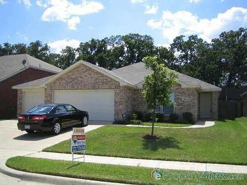 1st image of 928 Hidden Oaks Dr